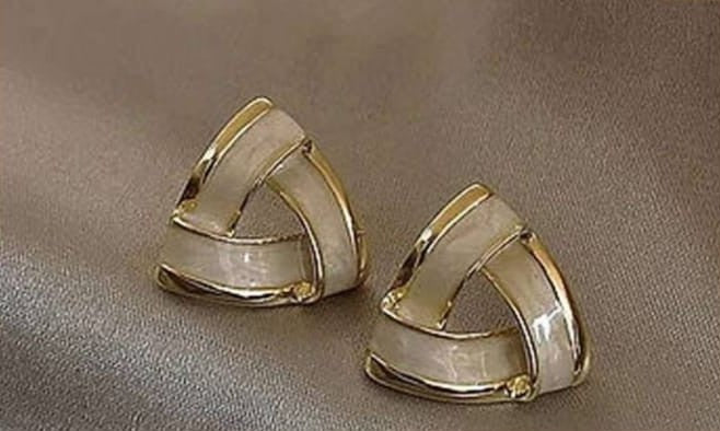 Triangle shape white studs