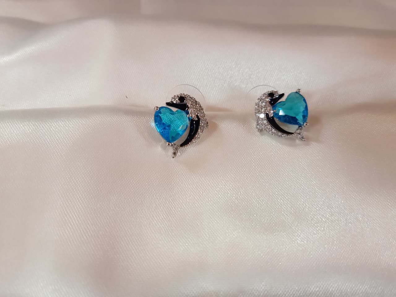 💙 Dolphin Heart Crystal Stud Earrings