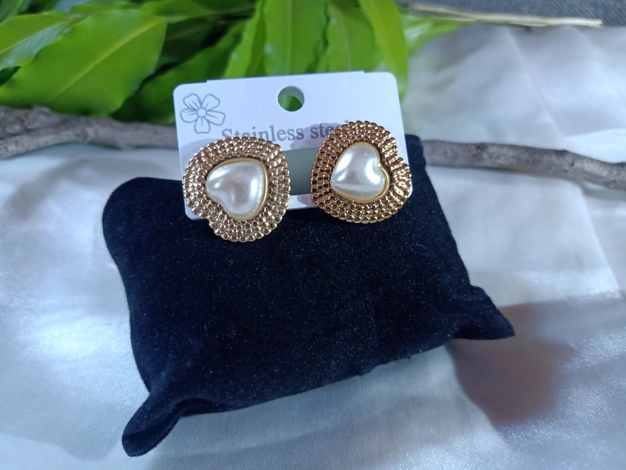 ✨ Heart Pearl Stud Earrings ✨